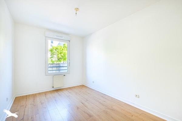 Appartement à louer 1 300 € CC Bron 4 p 90 m² DPE C