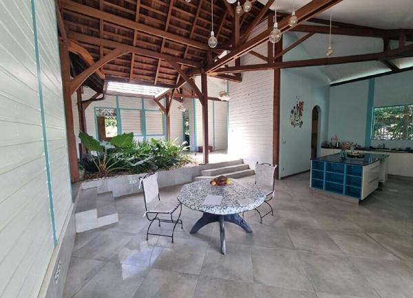 Maison à vendre    4 pièces •  Remire-Montjoly