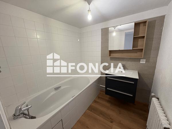Location Appartement 3 pièces 44.8 m² - 30 QUAI BEATRIX DE GAVRE Laval 53000