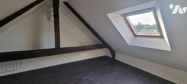 VITRE - Sortie ville : Appartement avec terrasse et jardinet et 2 emplacements de parking