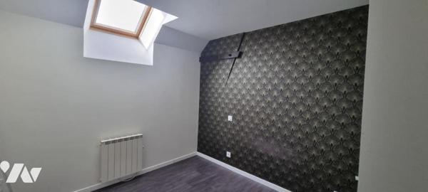 VITRE - Sortie ville : Appartement avec terrasse et jardinet et 2 emplacements de parking