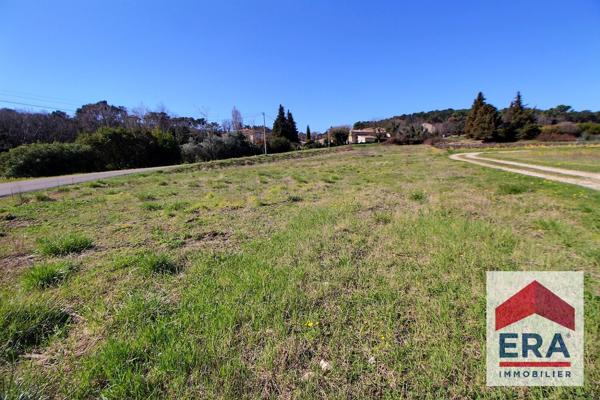 Terrain constructible hameau de Derboux de 948 m²