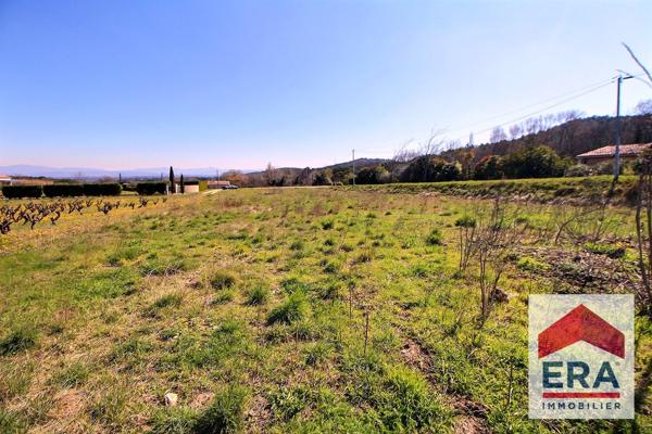 Terrain constructible hameau de Derboux de 948 m²