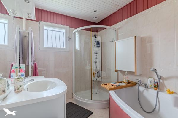 Maison à vendre |                                       Ambarès-et-Lagrave |                                        9 pièces  |  125 m²