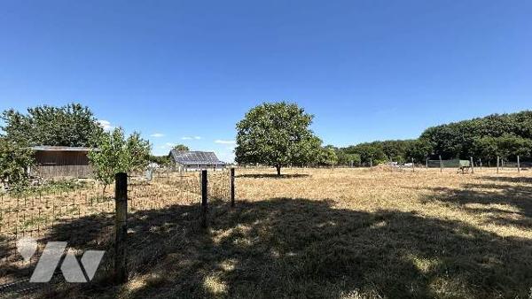 Maison de campagne, dépendances, terrain