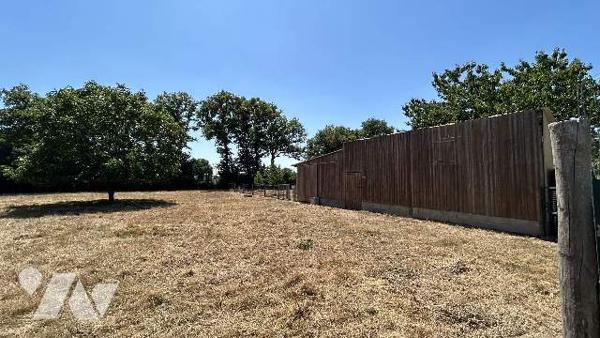 Maison de campagne, dépendances, terrain