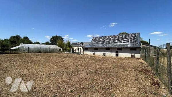Maison de campagne, dépendances, terrain