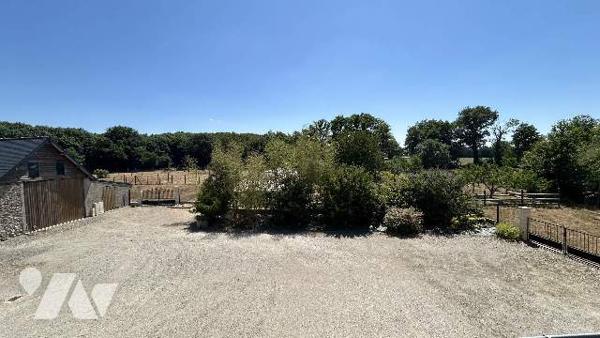 Maison de campagne, dépendances, terrain