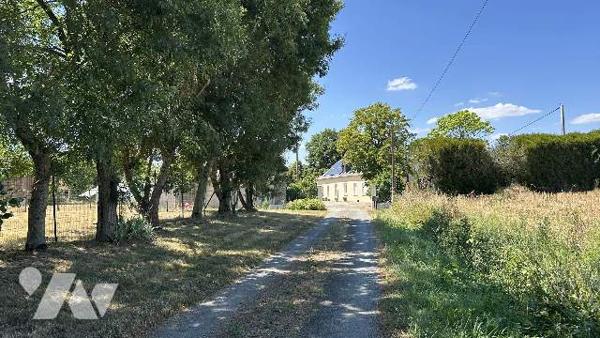 Maison de campagne, dépendances, terrain