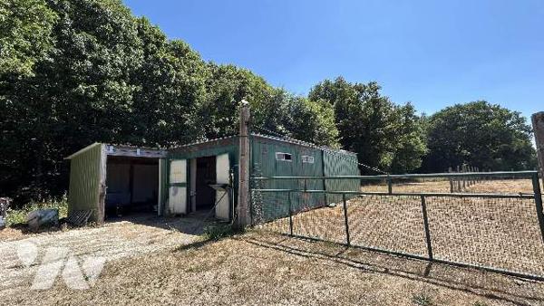 Maison de campagne, dépendances, terrain