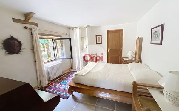 Maison à vendre    11 pièces •  Theix