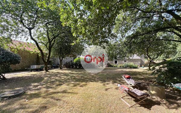 Maison à vendre    11 pièces •  Theix