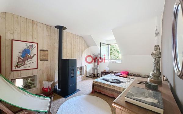 Maison à vendre    11 pièces •  Theix