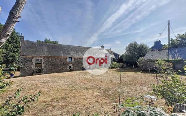 Maison à vendre    11 pièces •  Theix