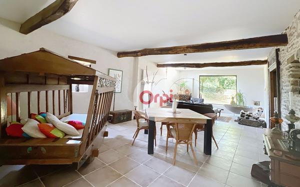 Maison à vendre    11 pièces •  Theix