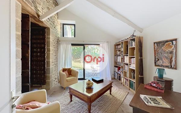 Maison à vendre    11 pièces •  Theix