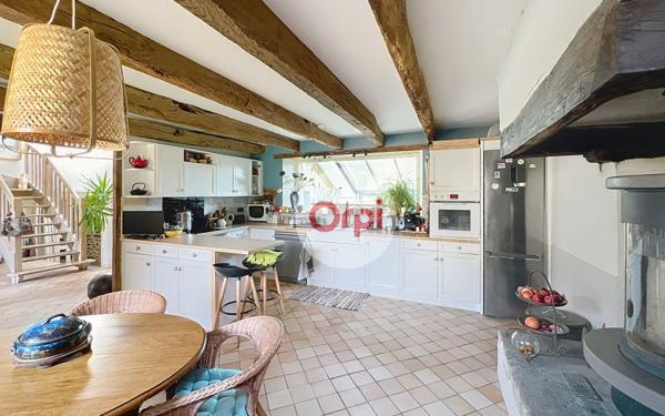 Maison à vendre    11 pièces •  Theix