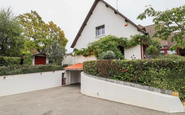 Maison à vendre    7 pièces • 238 m2 Abbeville