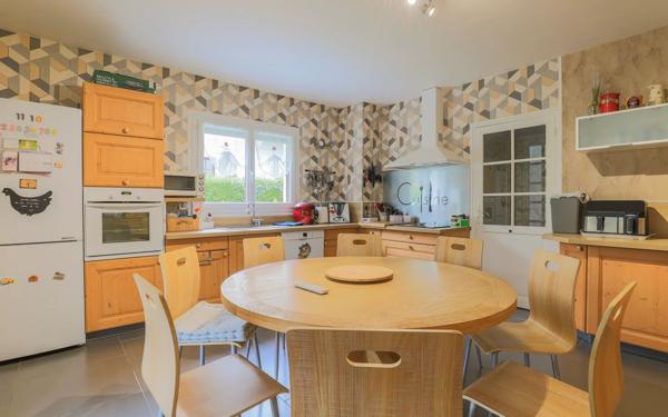 Maison à vendre    7 pièces • 238 m2 Abbeville