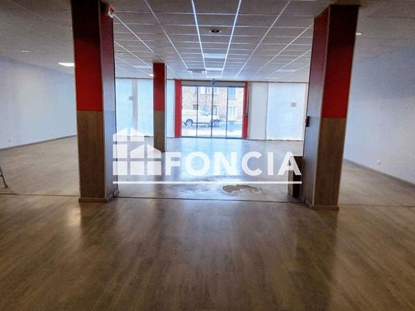 Location Local commercial 1 pièce 624 m² - 21 TER AV DE PARIS Chateau Thierry 02400