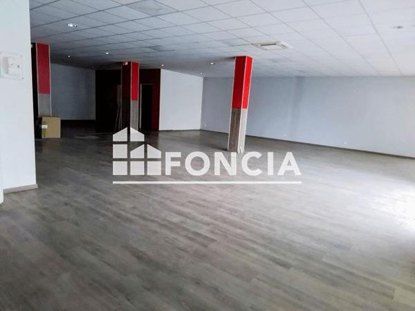 Location Local commercial 1 pièce 624 m² - 21 TER AV DE PARIS Chateau Thierry 02400