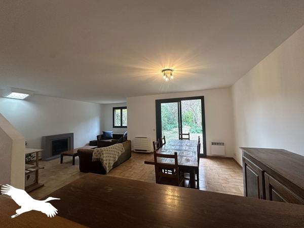 Maison à louer 2 390 € CC Marseille 5 p 120 m² DPE C