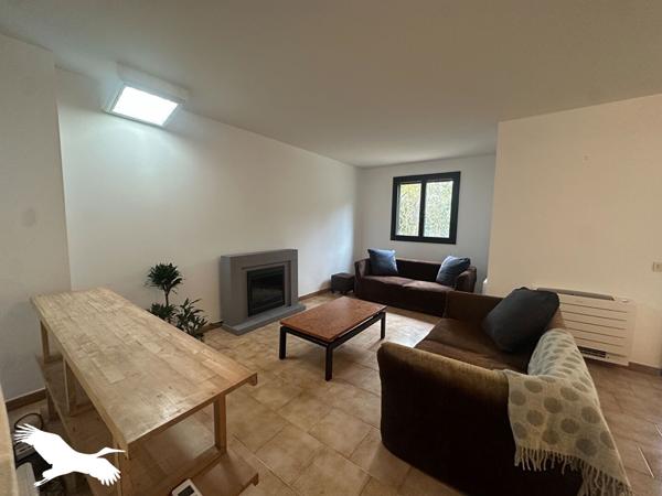 Maison à louer 2 390 € CC Marseille 5 p 120 m² DPE C