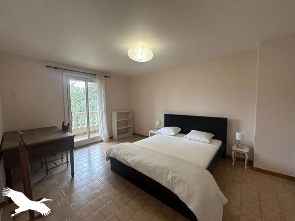 Maison à louer 2 390 € CC Marseille 5 p 120 m² DPE C