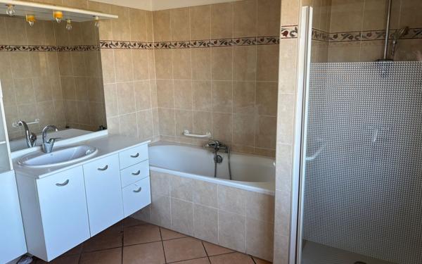 Maison à vendre    3 pièces • 86 m2 Vedène