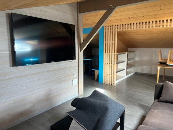 33180 LE HAILLAN , METROPOLE BORDEAUX - BUREAUX 227 m² avec PARKING