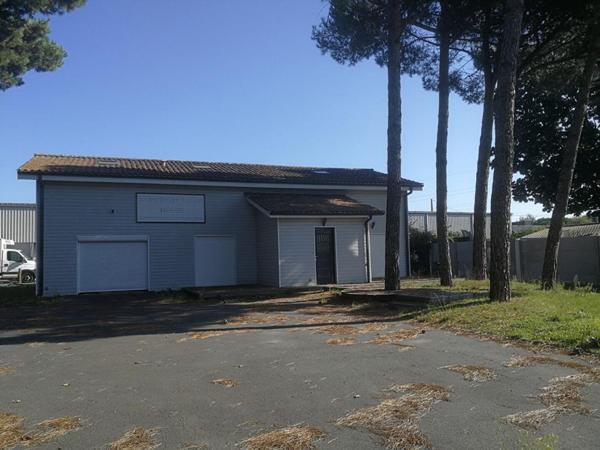 33180 LE HAILLAN , METROPOLE BORDEAUX - BUREAUX 227 m² avec PARKING