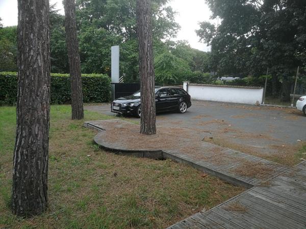 33180 LE HAILLAN , METROPOLE BORDEAUX  -  BUREAUX 227 m² avec PARKING