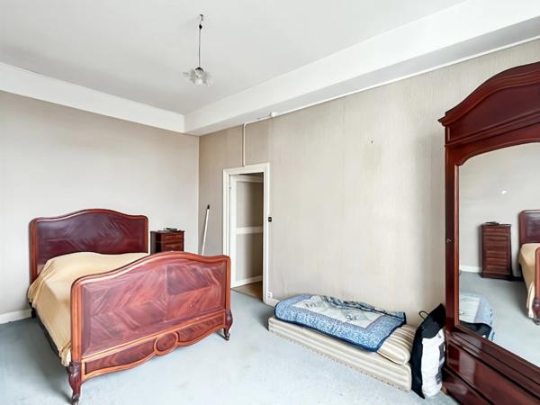 Maison 8 pièces - 296 m²