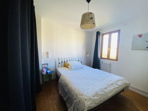 AU PIED DE LA CITE MEDIEVALE, IMMEUBLE DE RAPPORT