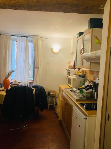 AU PIED DE LA CITE MEDIEVALE, IMMEUBLE DE RAPPORT