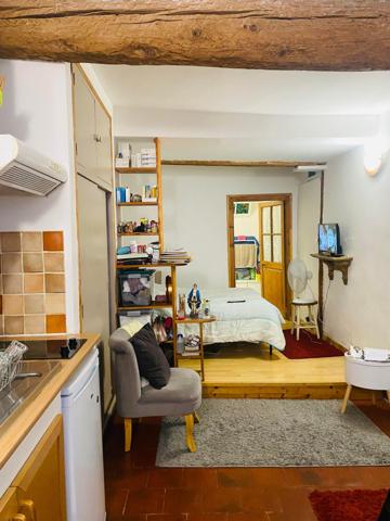 AU PIED DE LA CITE MEDIEVALE, IMMEUBLE DE RAPPORT