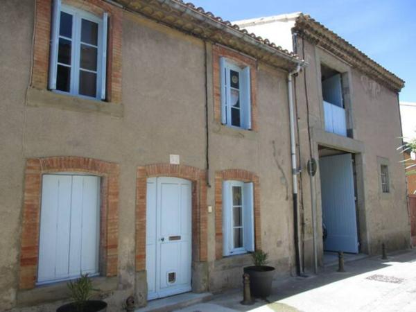 AU PIED DE LA CITE MEDIEVALE, IMMEUBLE DE RAPPORT