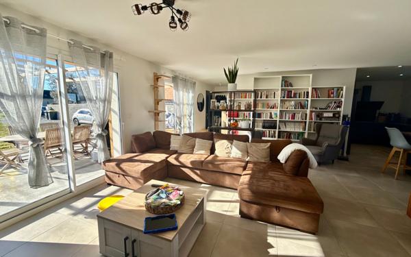 Maison à vendre    6 pièces •  Horgues