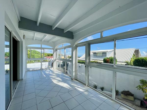 Maison familiale 172 m² avec vue mer et garage – Trois Mares, Le Tampon