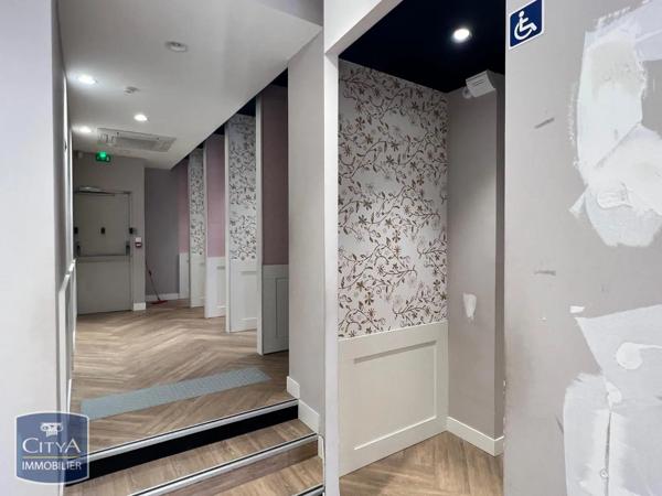Local commercial à louer 330m² Saint-Quentin (02100)