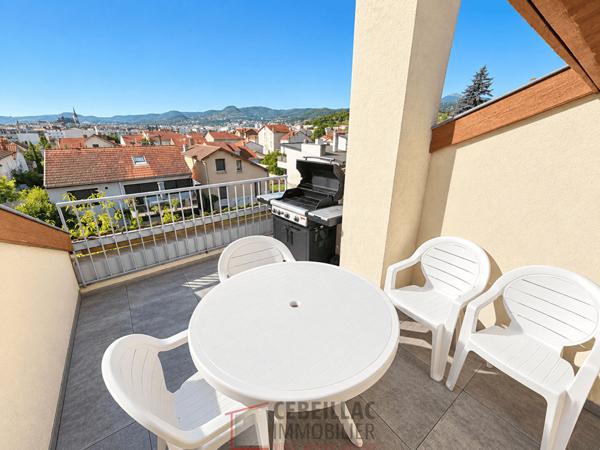 Maison 7 pièce(s) 4 chambre(s) 225 m²
