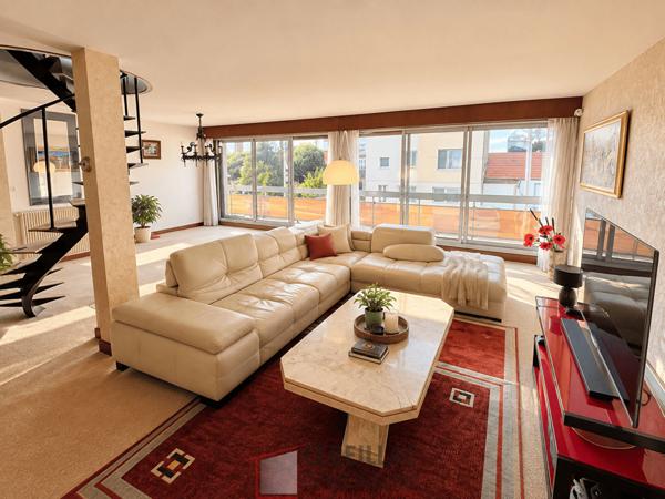 Maison 7 pièce(s) 4 chambre(s) 225 m²