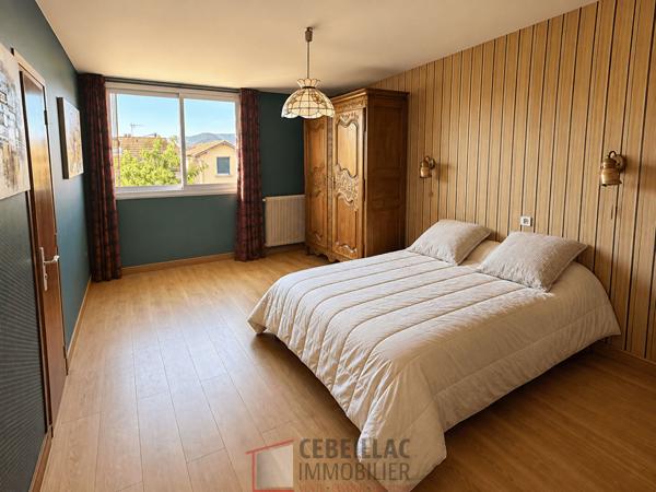 Maison 7 pièce(s) 4 chambre(s) 225 m²