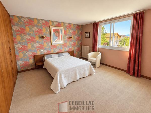Maison 7 pièce(s) 4 chambre(s) 225 m²