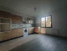 A 20 MN DE GISORS, JOLIE MAISON DE MAITRE RENOVEE D'UNE SURFACE DE 160 M² HAB AVEC DPE EN C SUR 1700 M² CLOS A Gisors (27140)