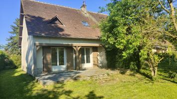 A 20 MN DE GISORS, JOLIE MAISON DE MAITRE RENOVEE D'UNE SURFACE DE 160 M² HAB AVEC DPE EN C SUR 1700 M² CLOS A Gisors (27140)