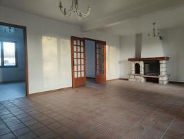 A 20 MN DE GISORS, JOLIE MAISON DE MAITRE RENOVEE D'UNE SURFACE DE 160 M² HAB AVEC DPE EN C SUR 1700 M² CLOS A Gisors (27140)