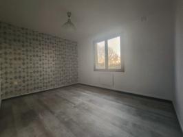 A 20 MN DE GISORS, JOLIE MAISON DE MAITRE RENOVEE D'UNE SURFACE DE 160 M² HAB AVEC DPE EN C SUR 1700 M² CLOS A Gisors (27140)