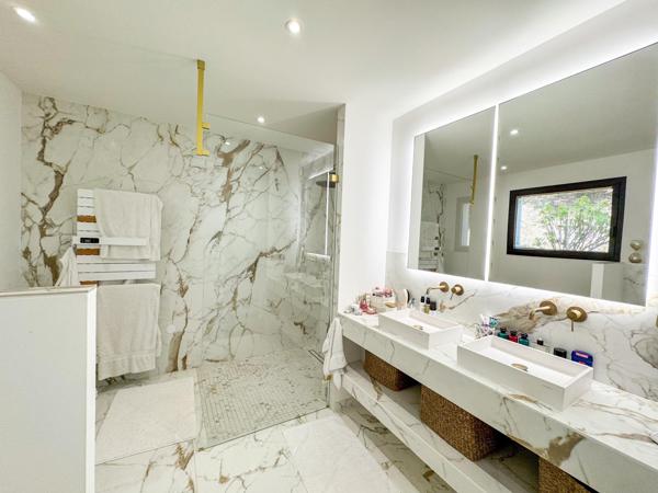 Maison à vendre  6 pièces - 185 m2 LE LAVANDOU - 83