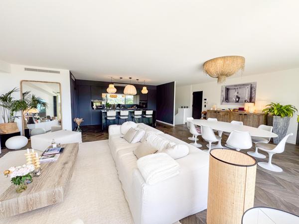 Maison à vendre  6 pièces - 185 m2 LE LAVANDOU - 83